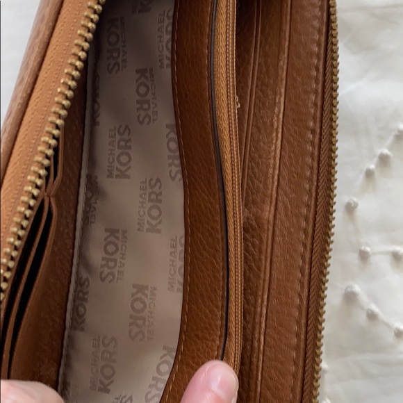 Michael Kors Wallet - Picture 5 of 5